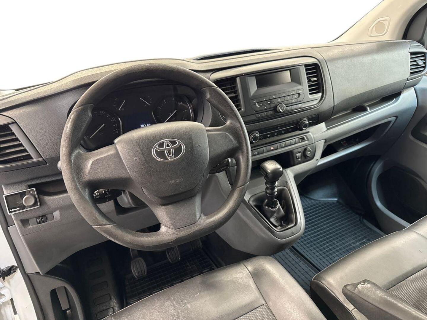 TOYOTA Proace 2017