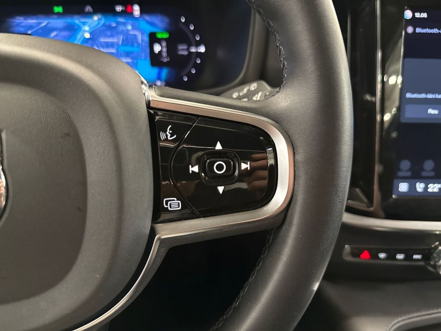 VOLVO V60 2023