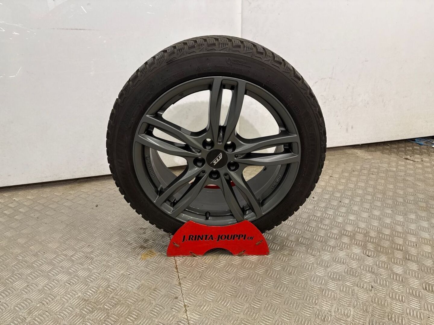 VOLVO V60 2023