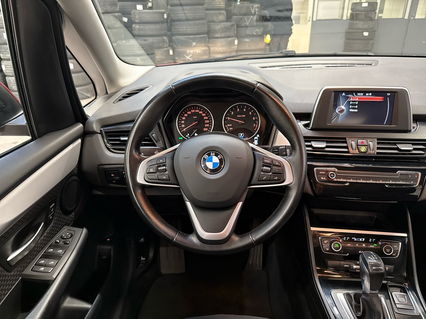 BMW 225 2016