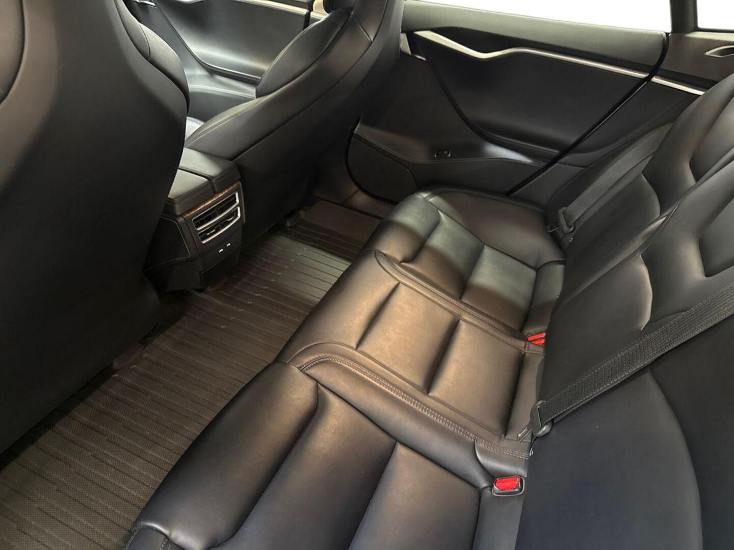 TESLA Model S 2018