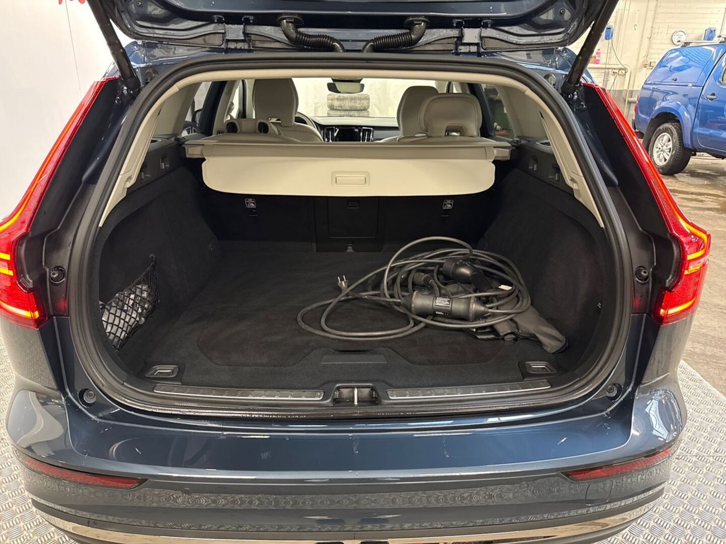 VOLVO V60 2024