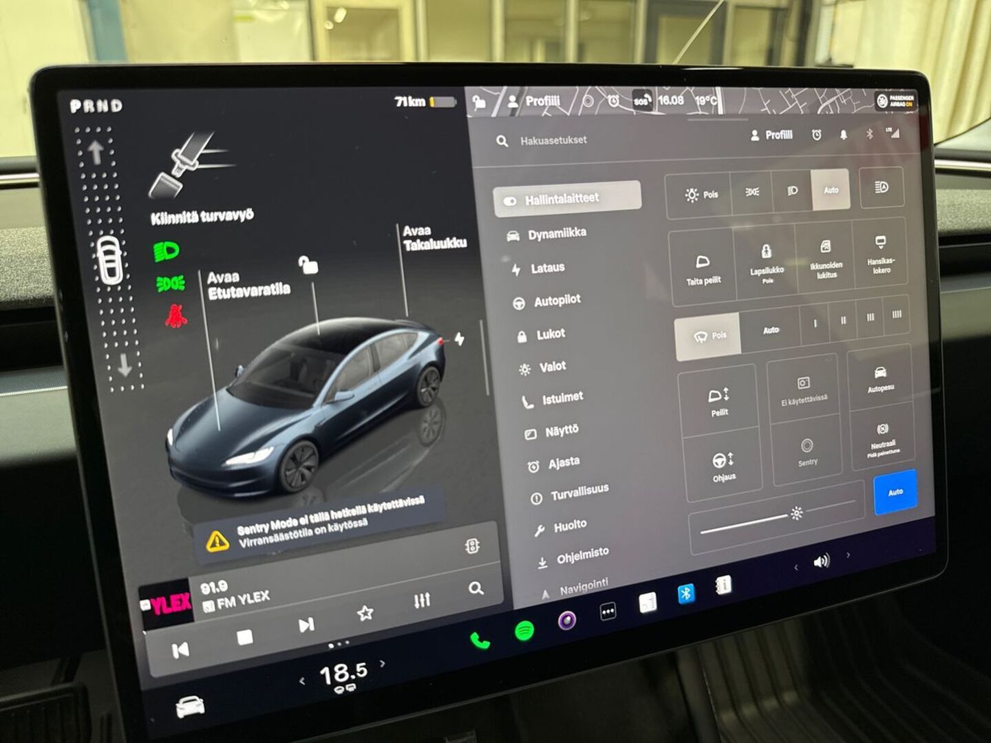 TESLA Model 3 2024