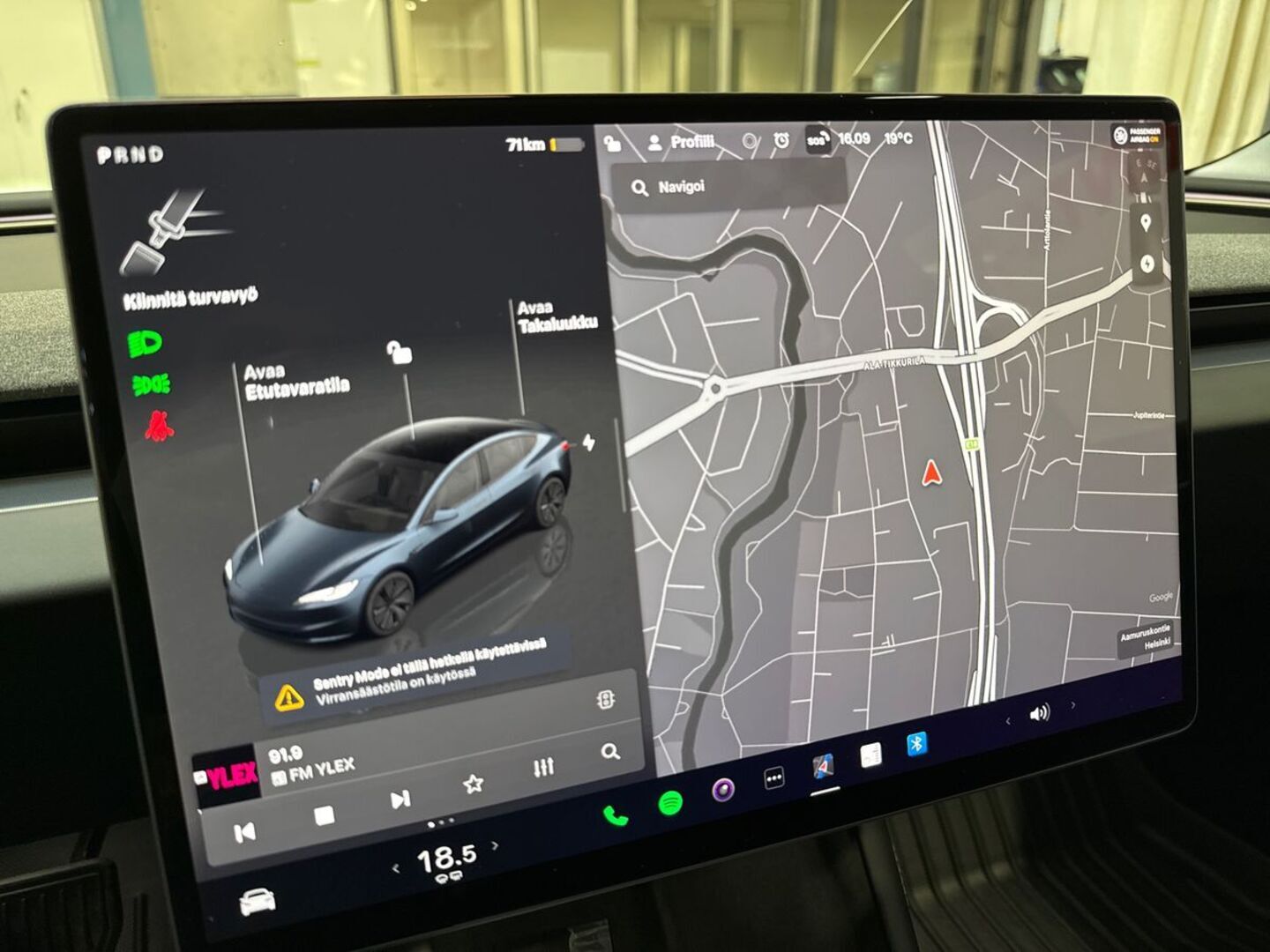 TESLA Model 3 2024