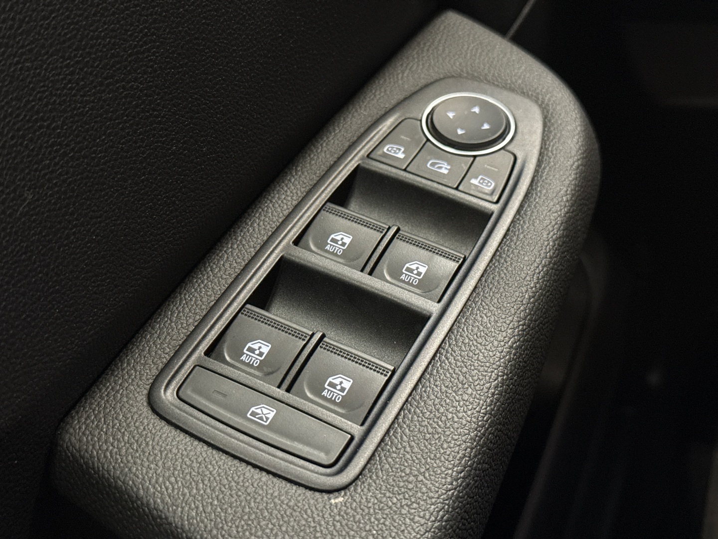 MITSUBISHI Colt 2024