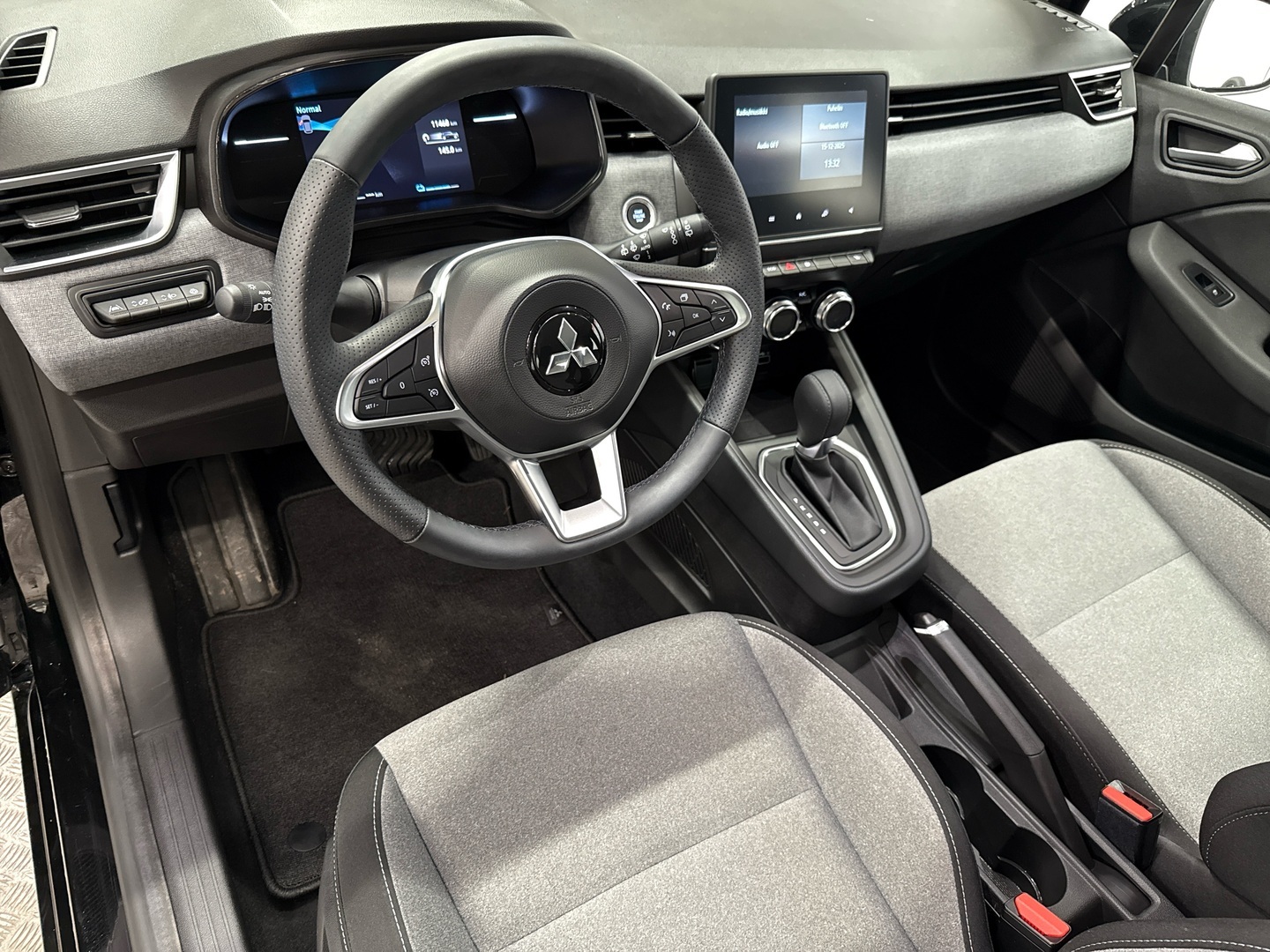 MITSUBISHI Colt 2024