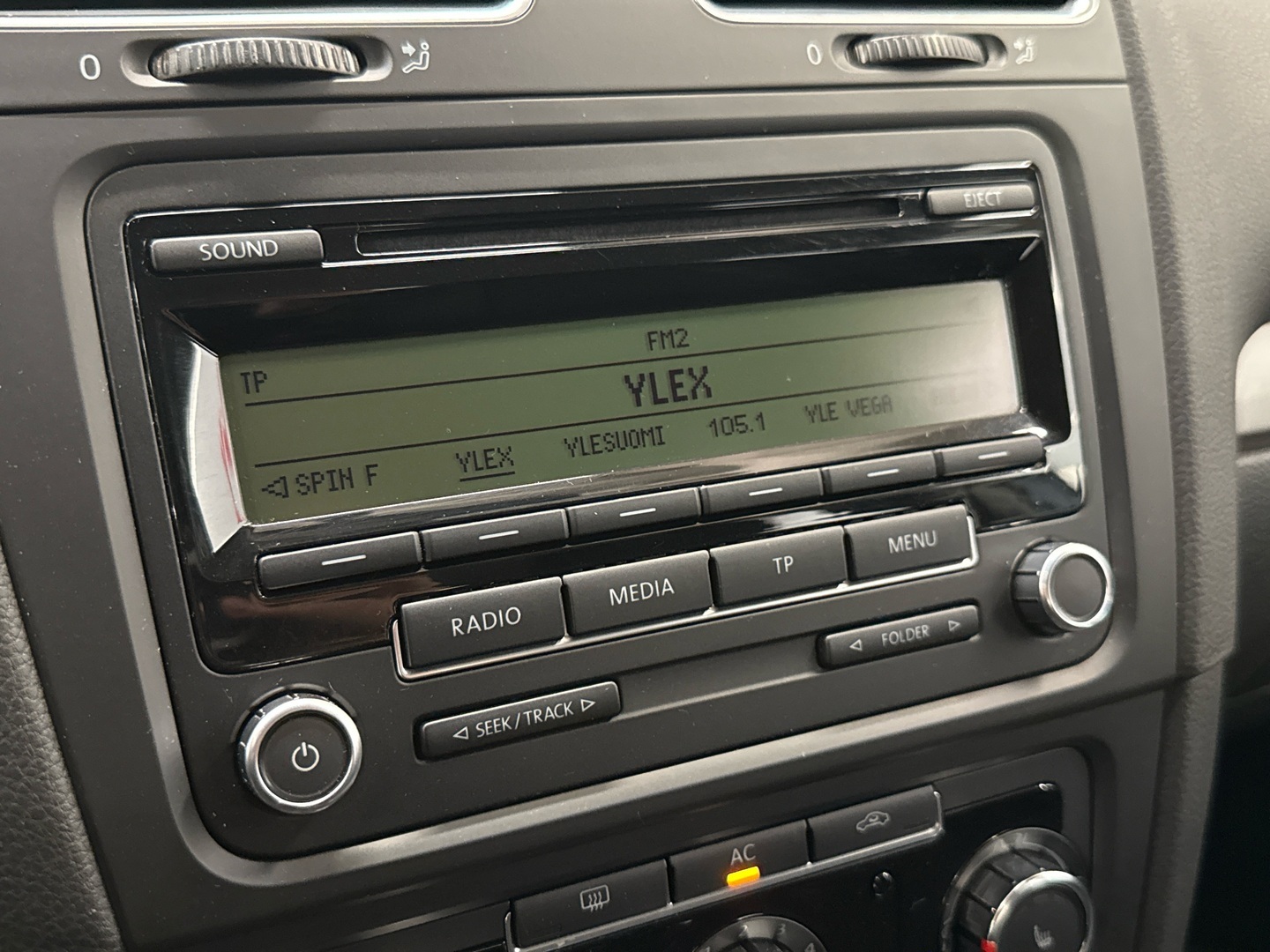 VOLKSWAGEN Golf 2009