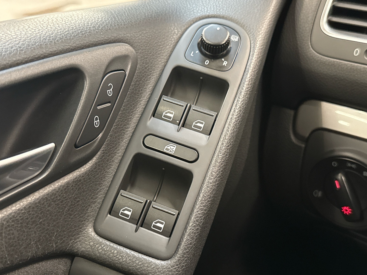 VOLKSWAGEN Golf 2009