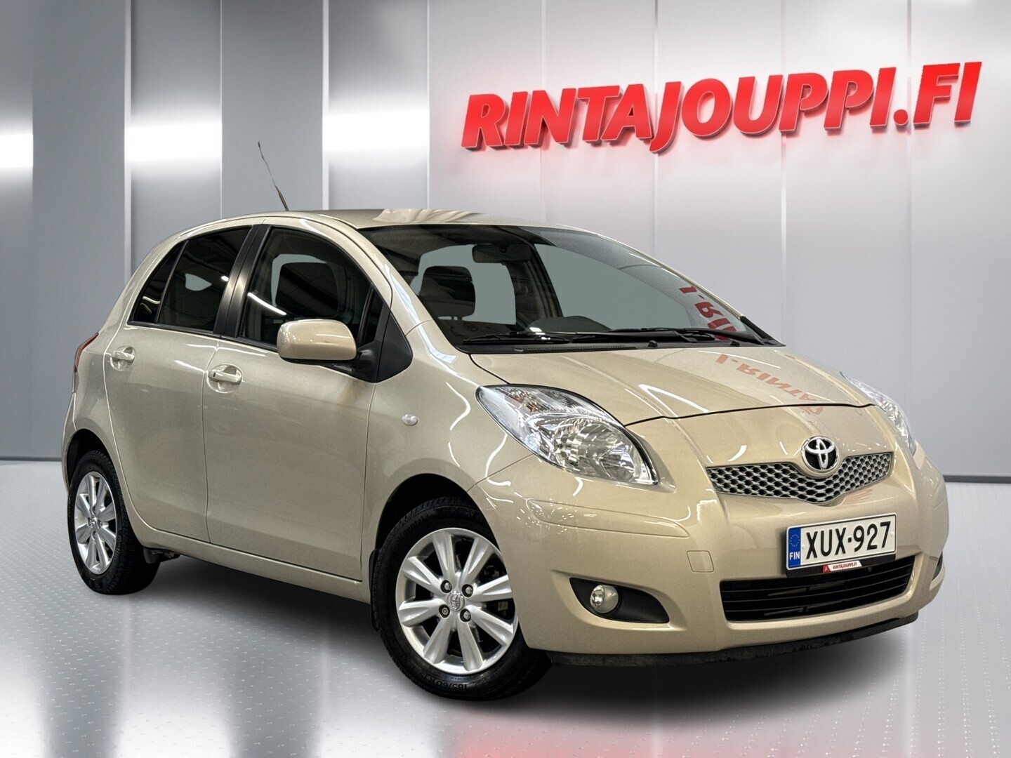TOYOTA Yaris 2010