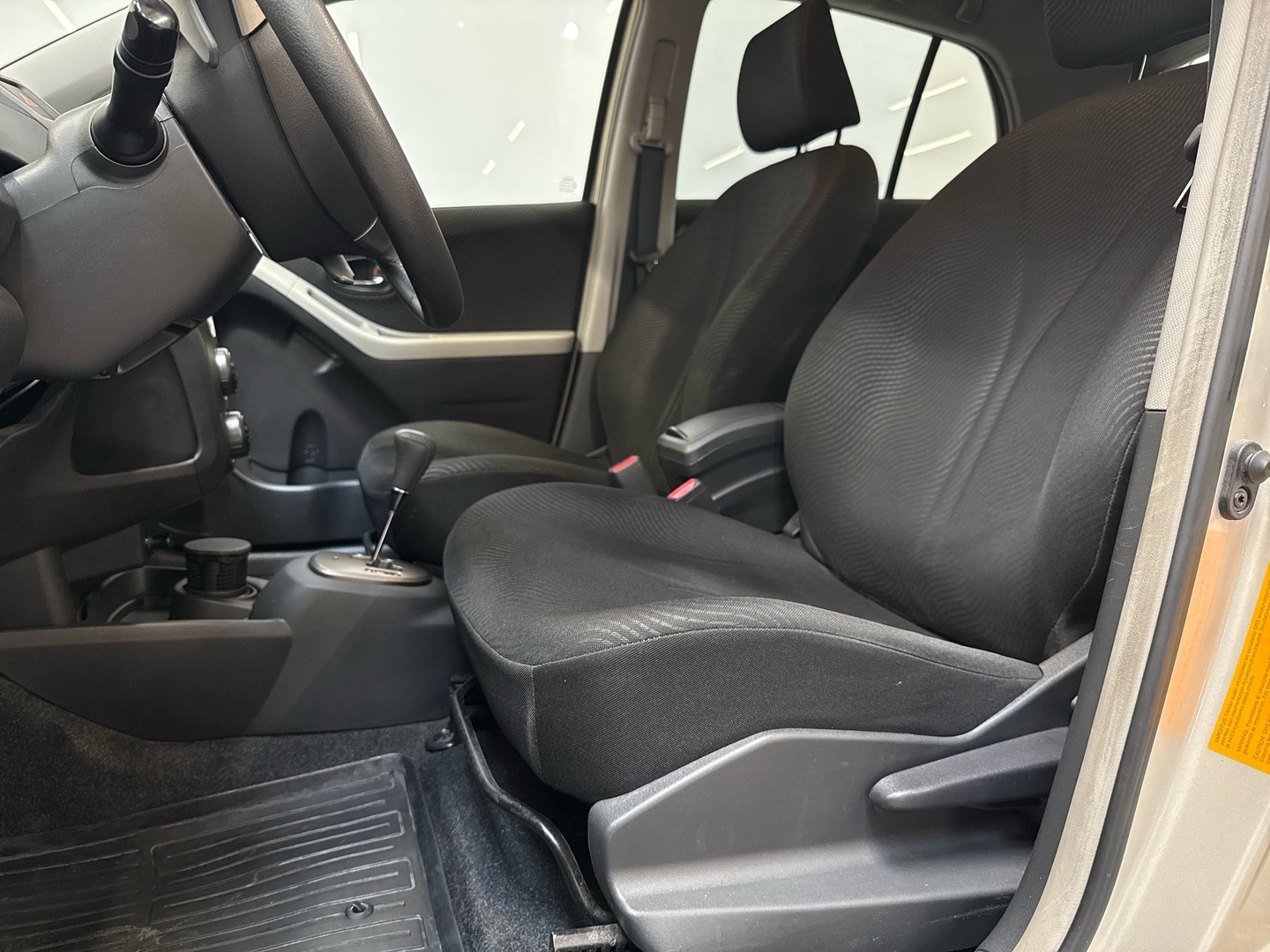 TOYOTA Yaris 2010