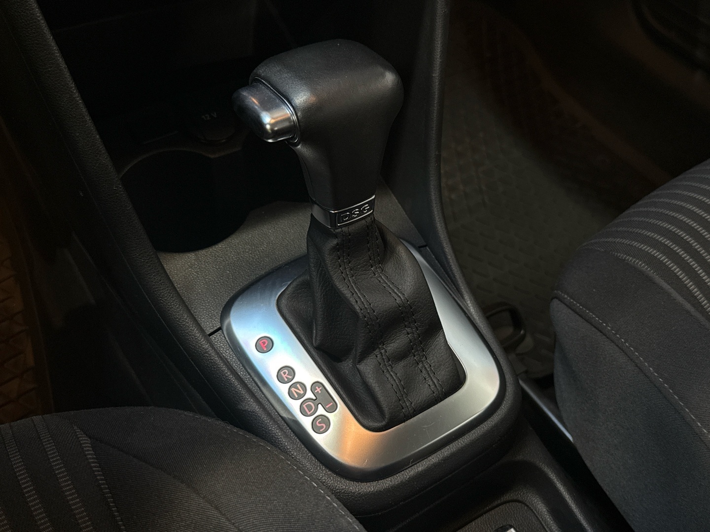 VOLKSWAGEN Polo 2010