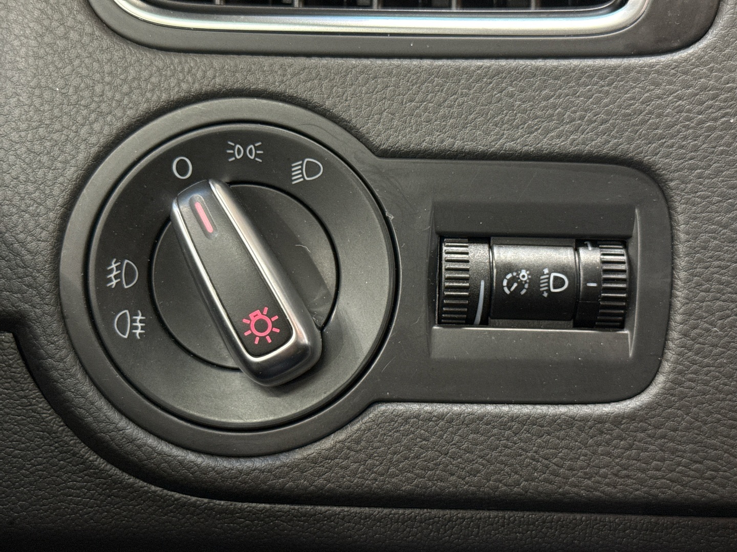 VOLKSWAGEN Polo 2010