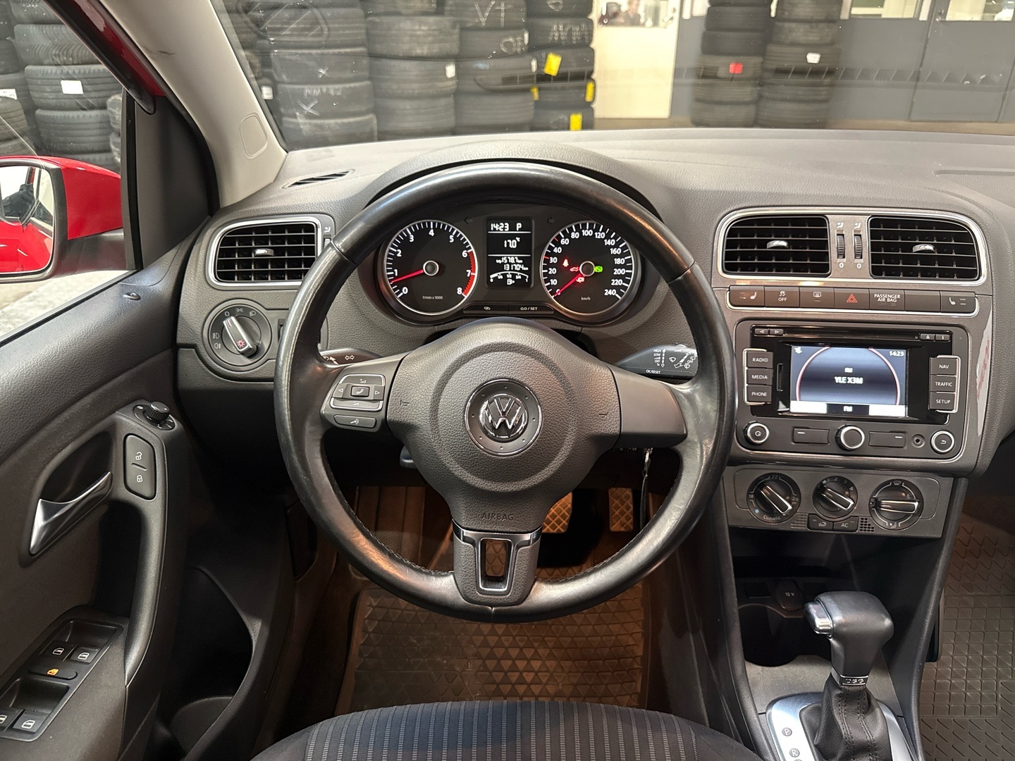 VOLKSWAGEN Polo 2010
