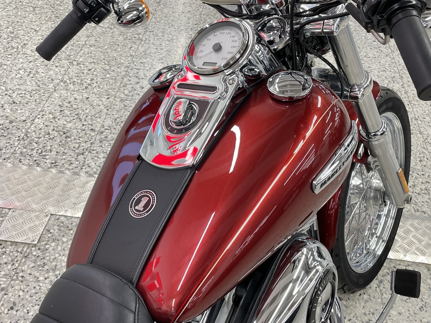 HARLEY-DAVIDSON DYNA 2010