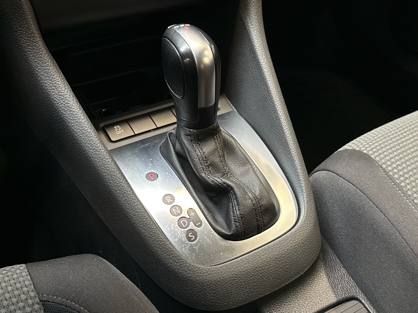 VOLKSWAGEN Golf 2011