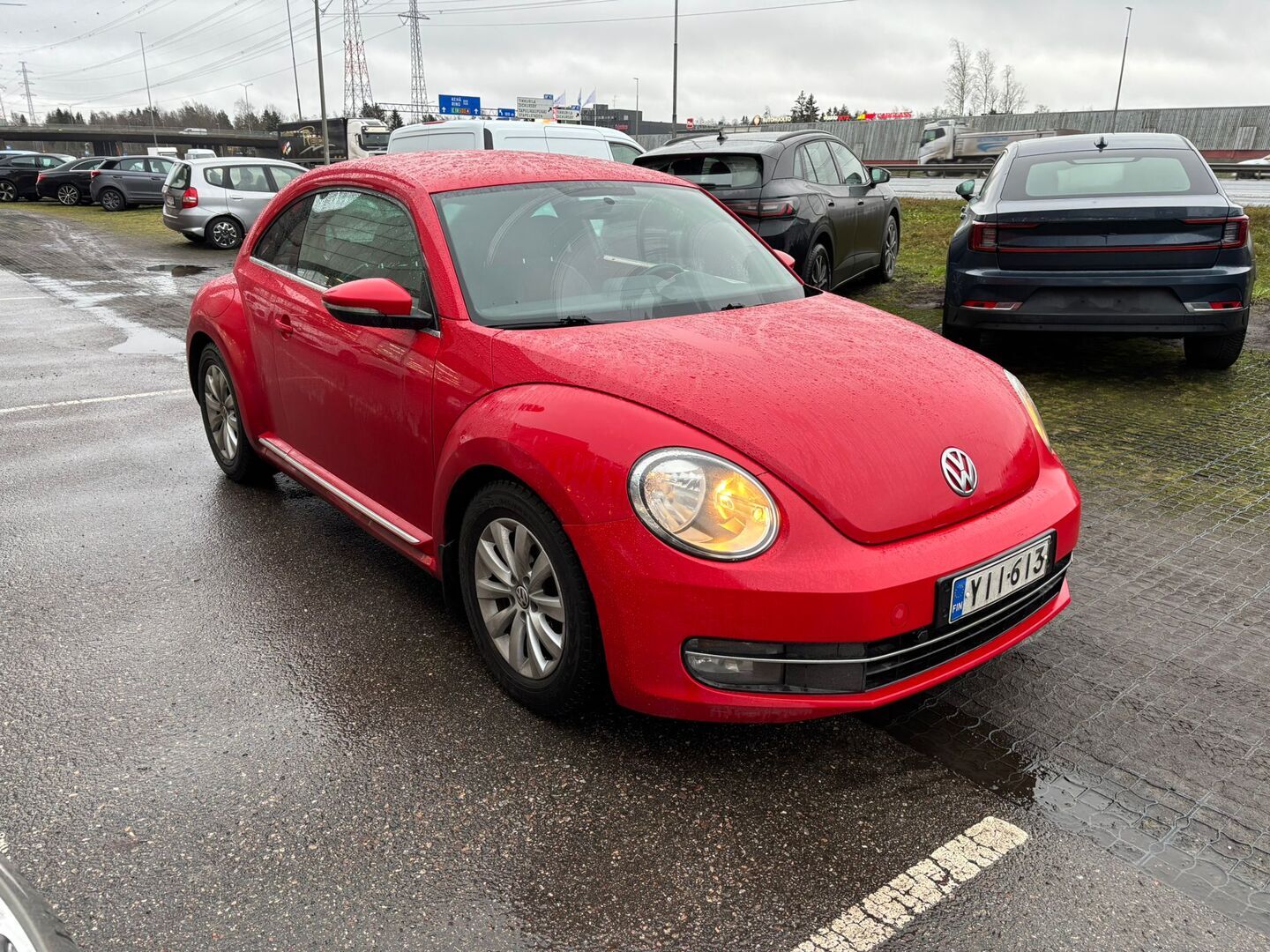 VOLKSWAGEN Beetle 2013