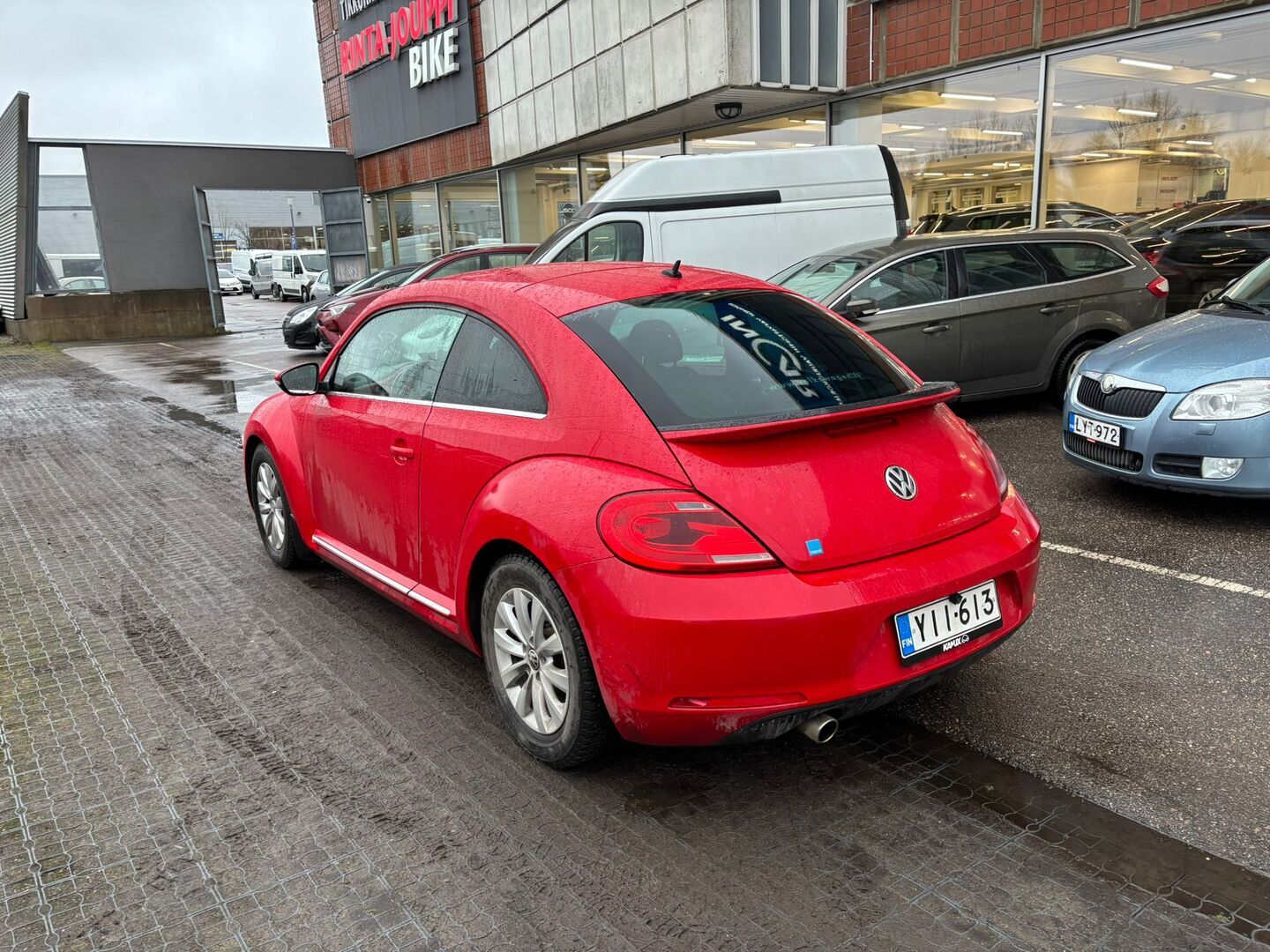 VOLKSWAGEN Beetle 2013