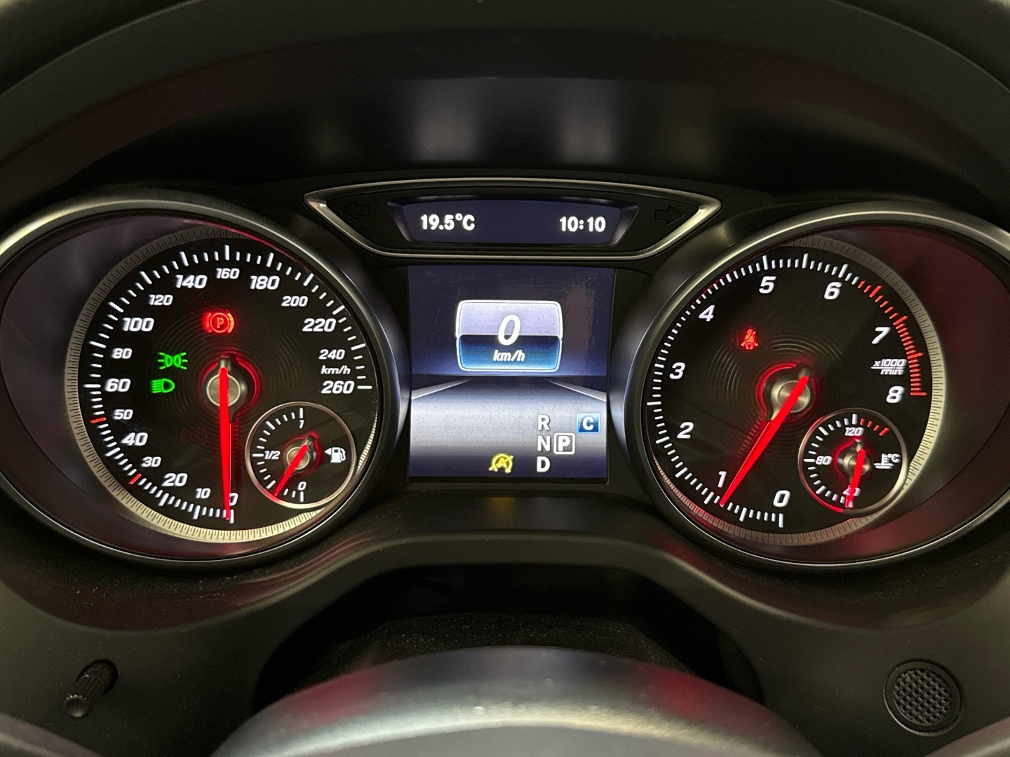 MERCEDES-BENZ CLA 2016