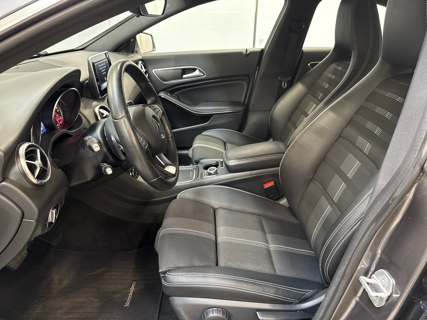 MERCEDES-BENZ CLA 2016