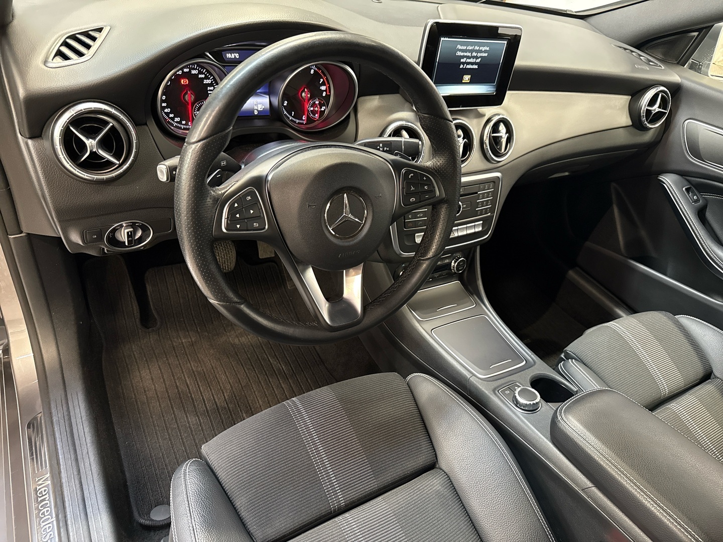 MERCEDES-BENZ CLA 2016