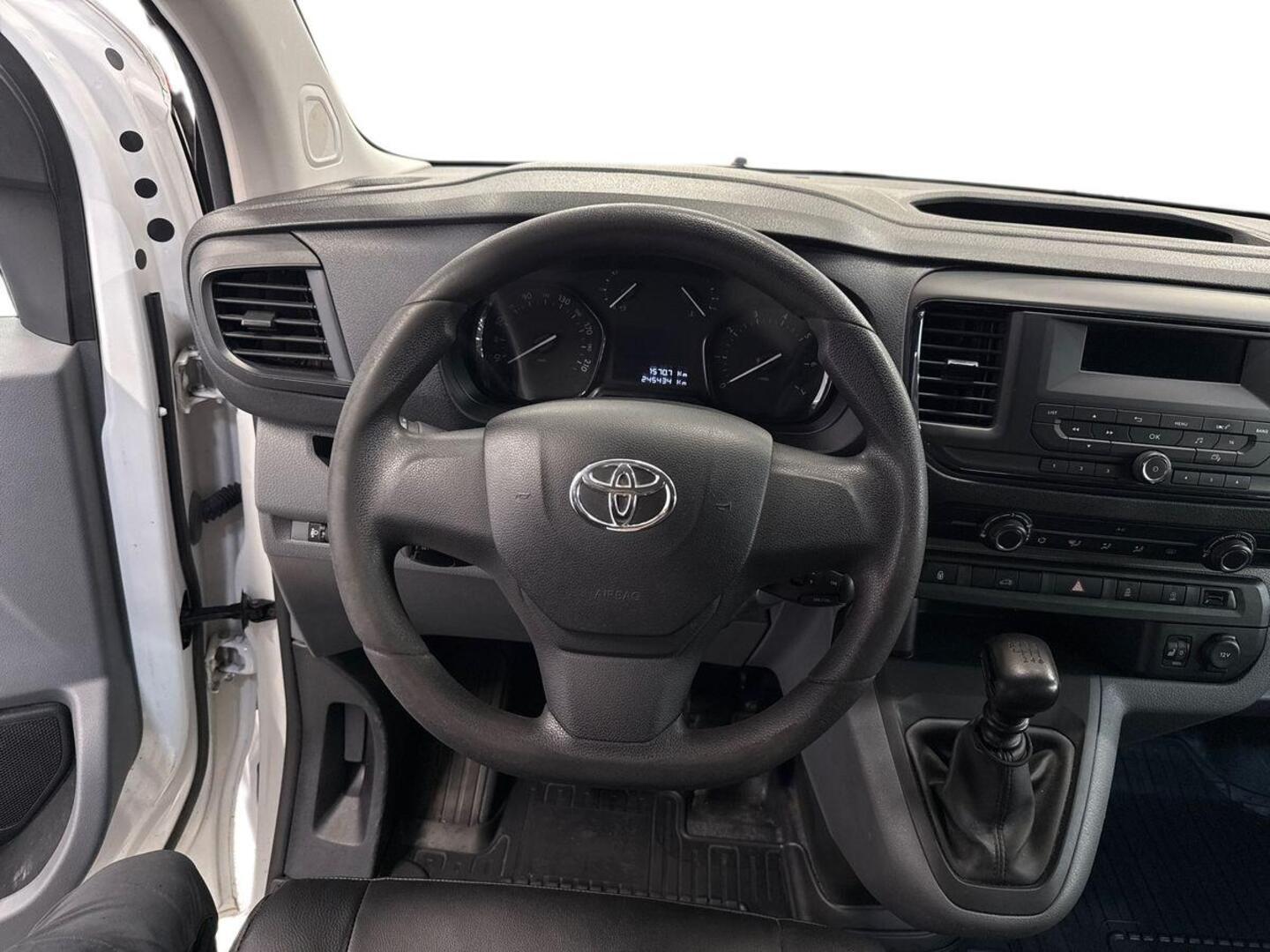 TOYOTA Proace 2017