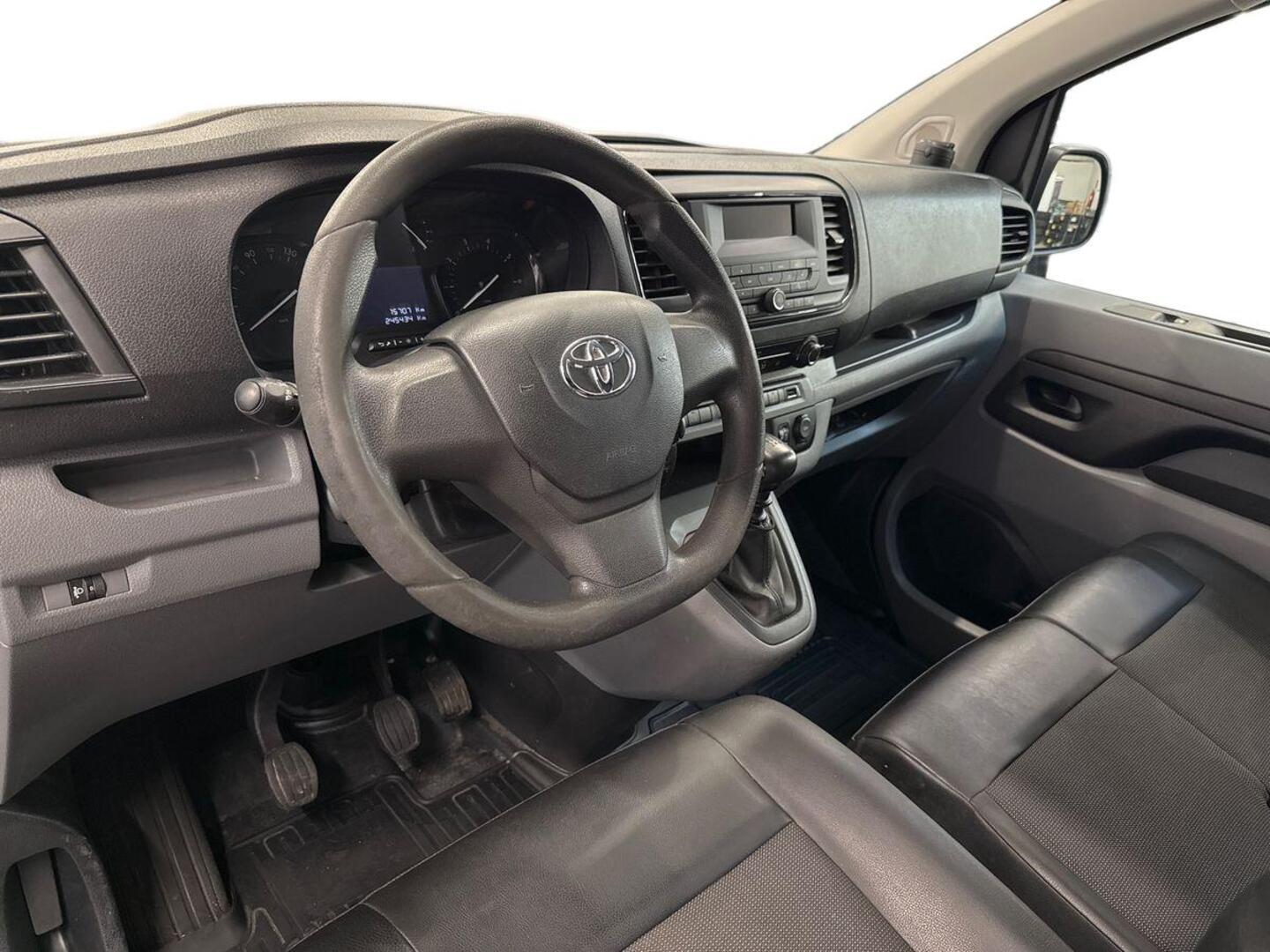 TOYOTA Proace 2017