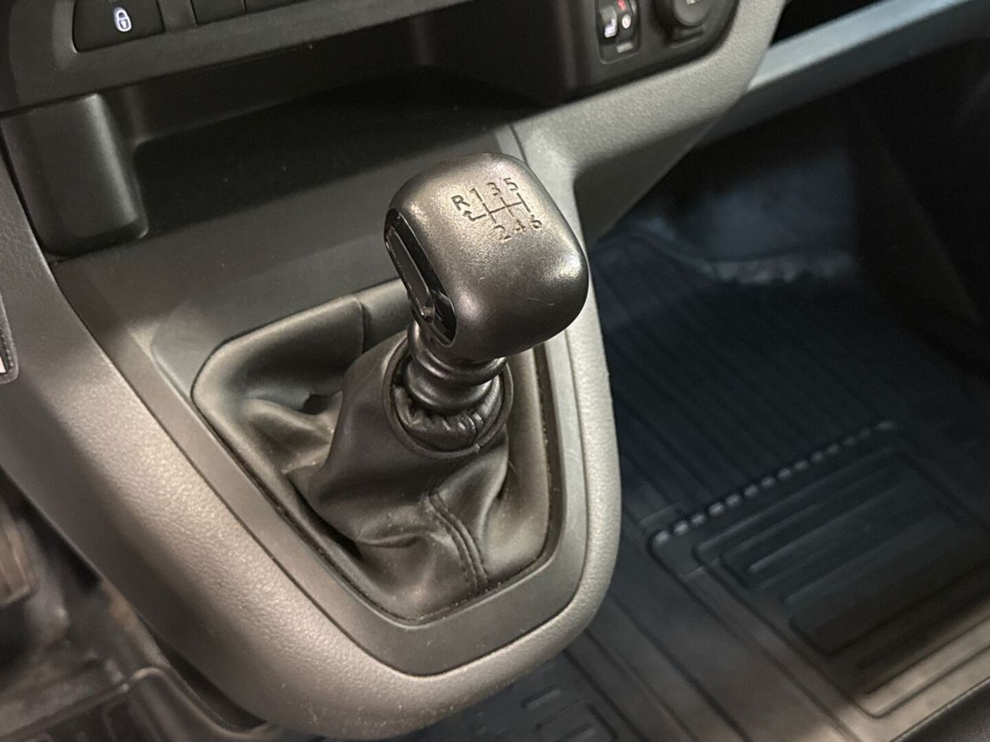 TOYOTA Proace 2017