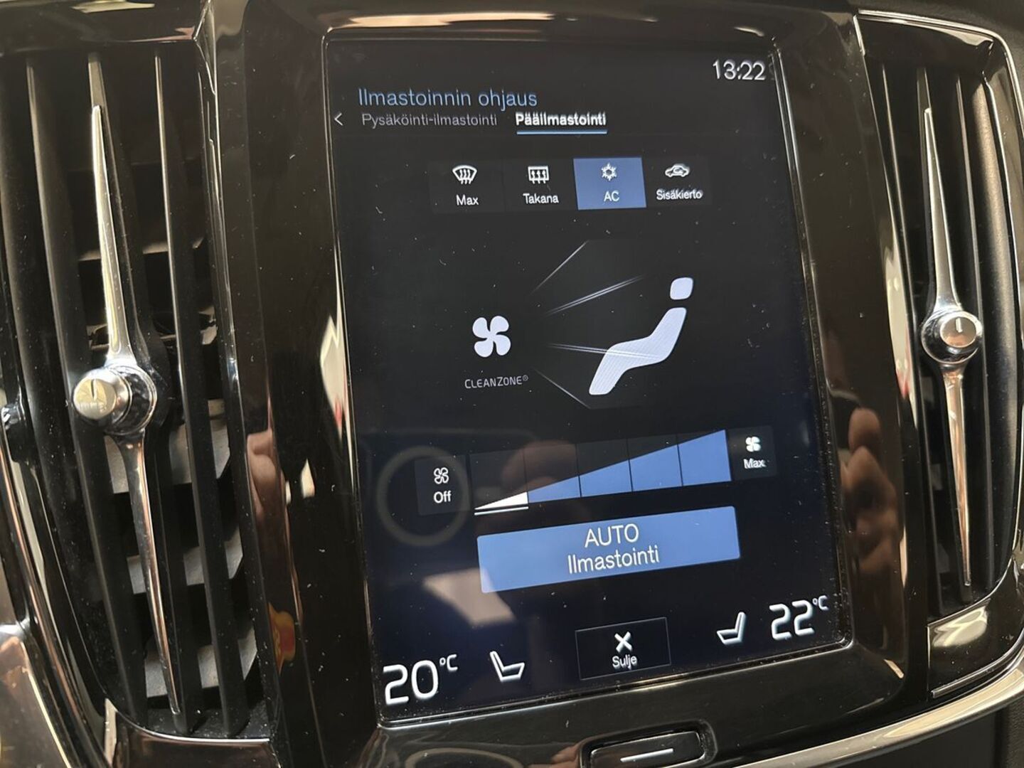 VOLVO V90 17
