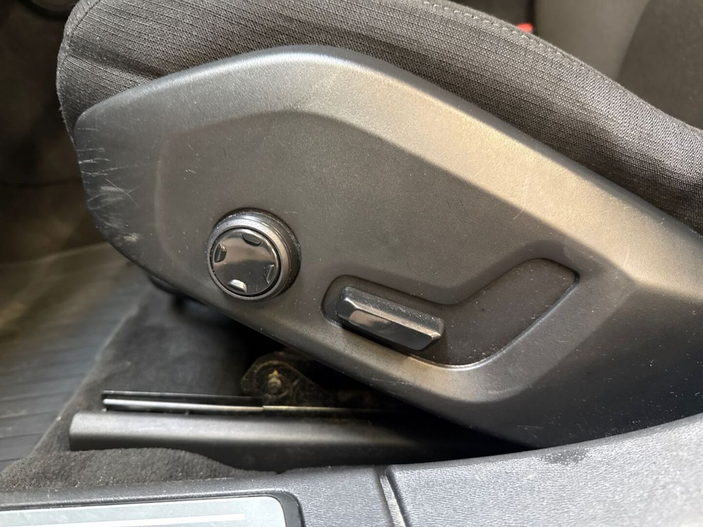VOLVO V90 24