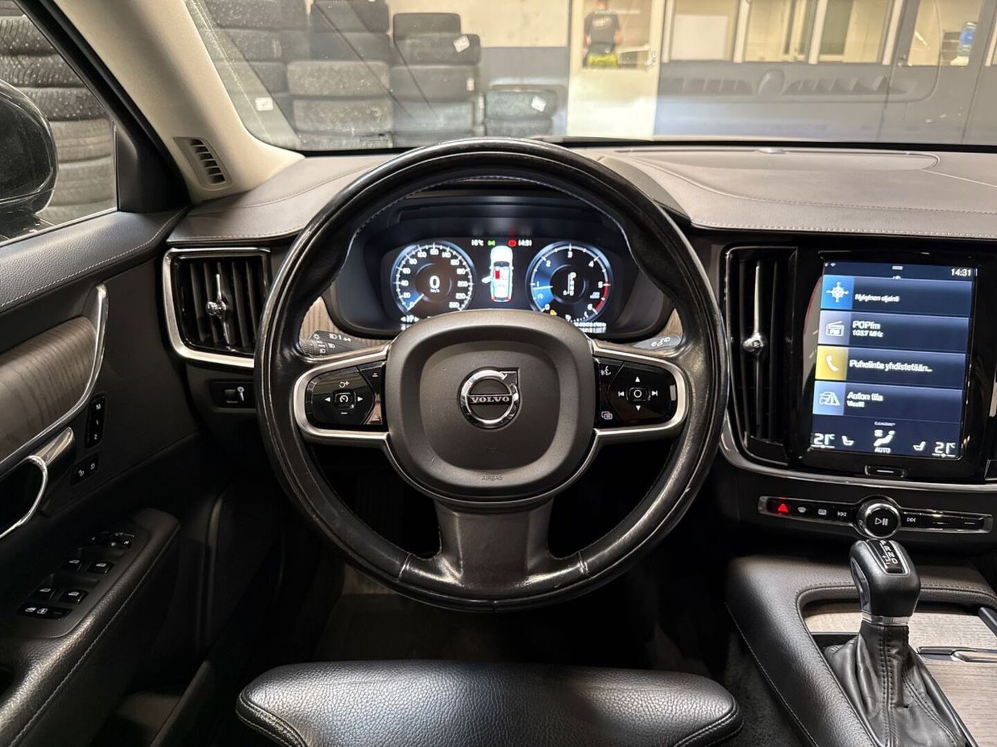 VOLVO V90 2021