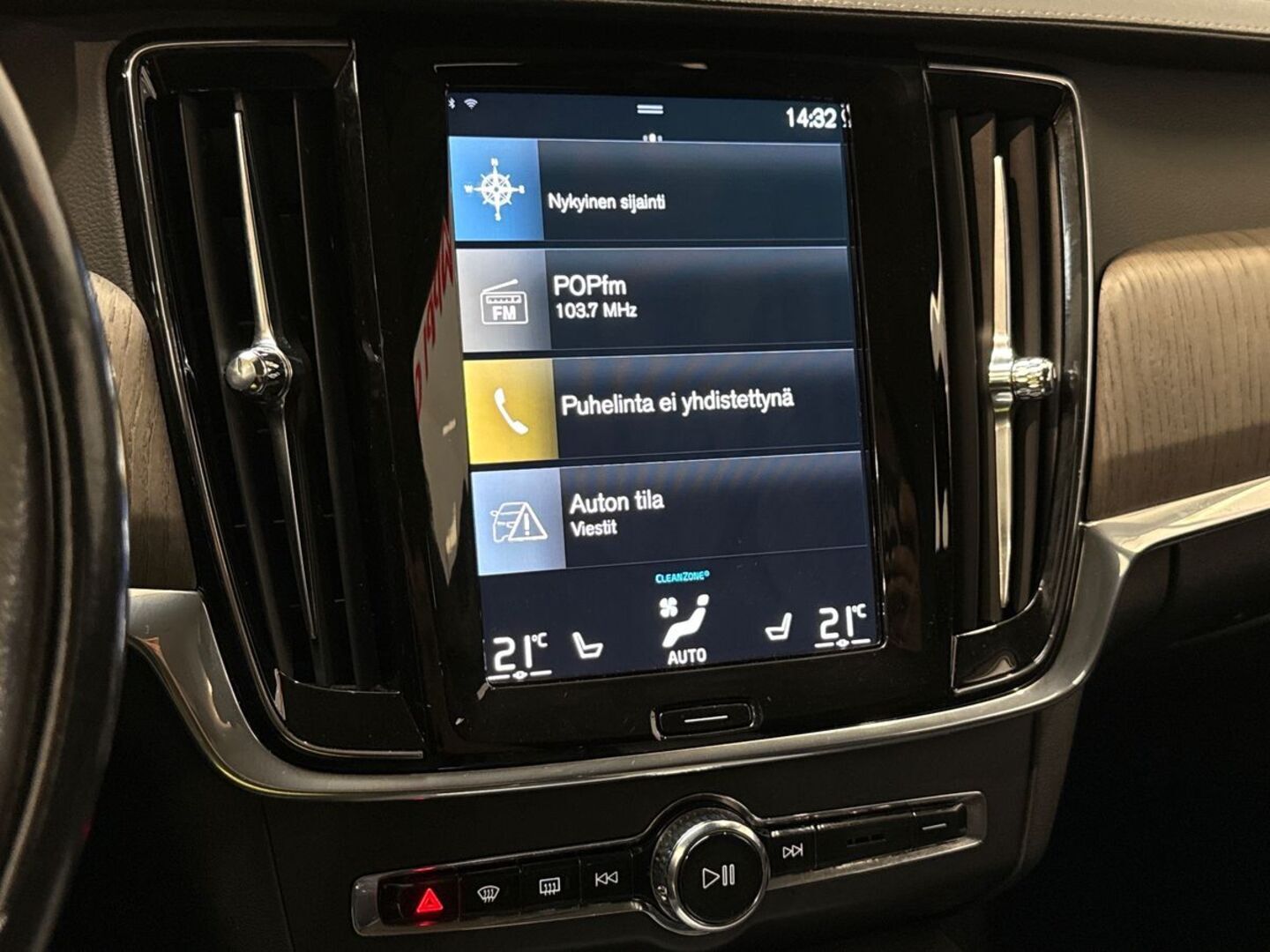 VOLVO V90 2021