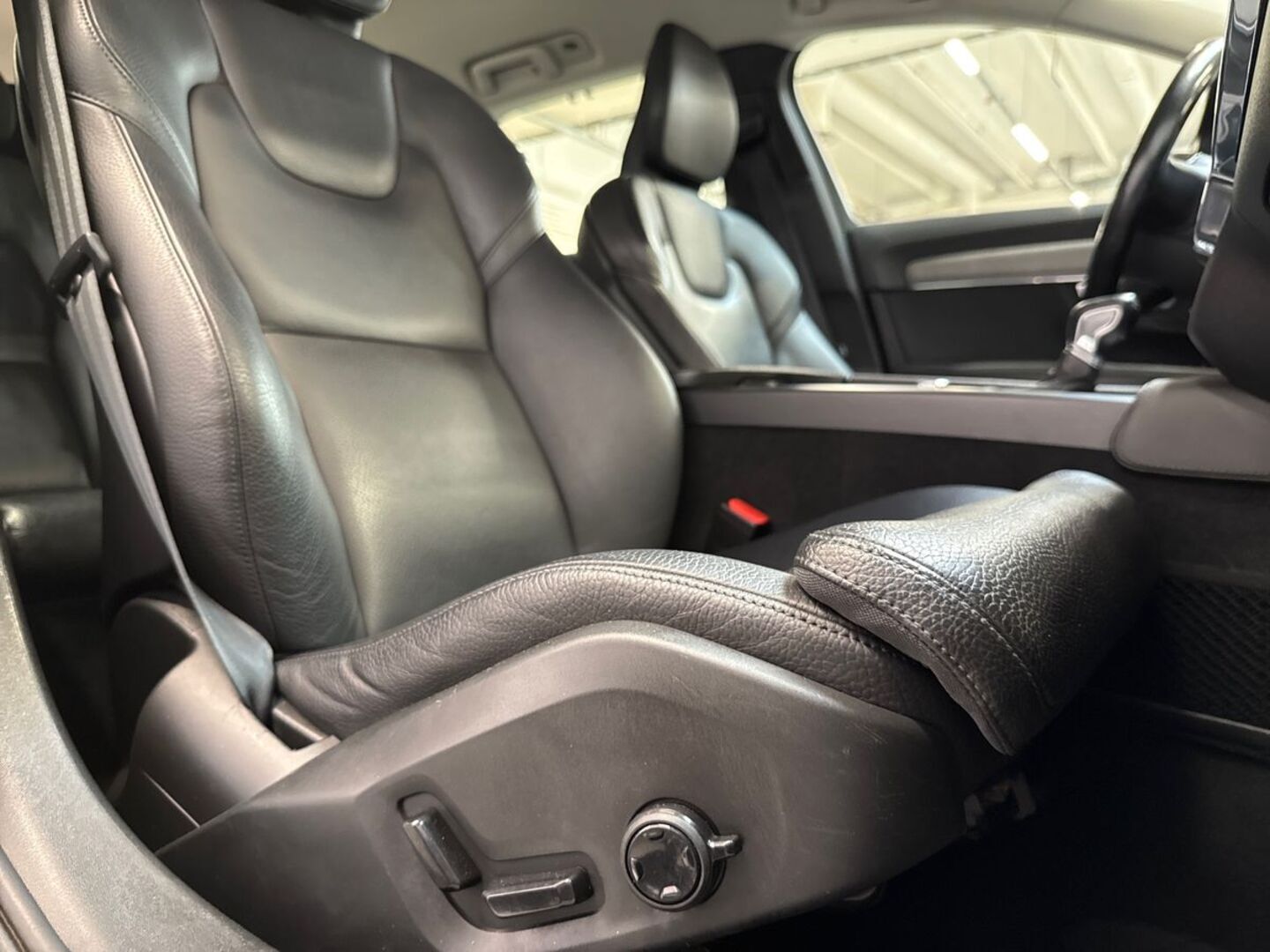 VOLVO V90 2021