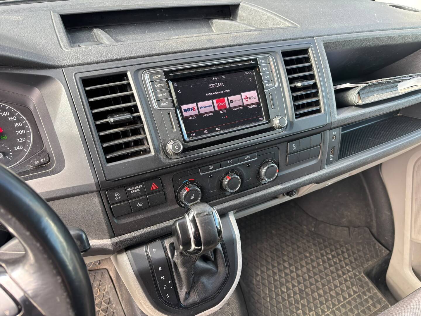 VOLKSWAGEN Transporter 2019