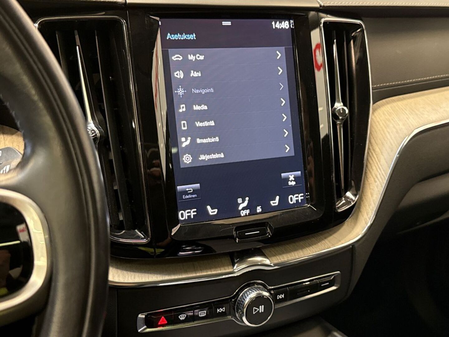 VOLVO XC60 2019