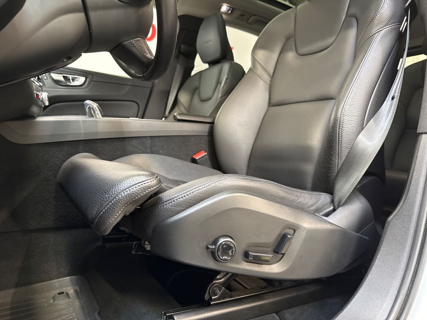 VOLVO XC60 2019