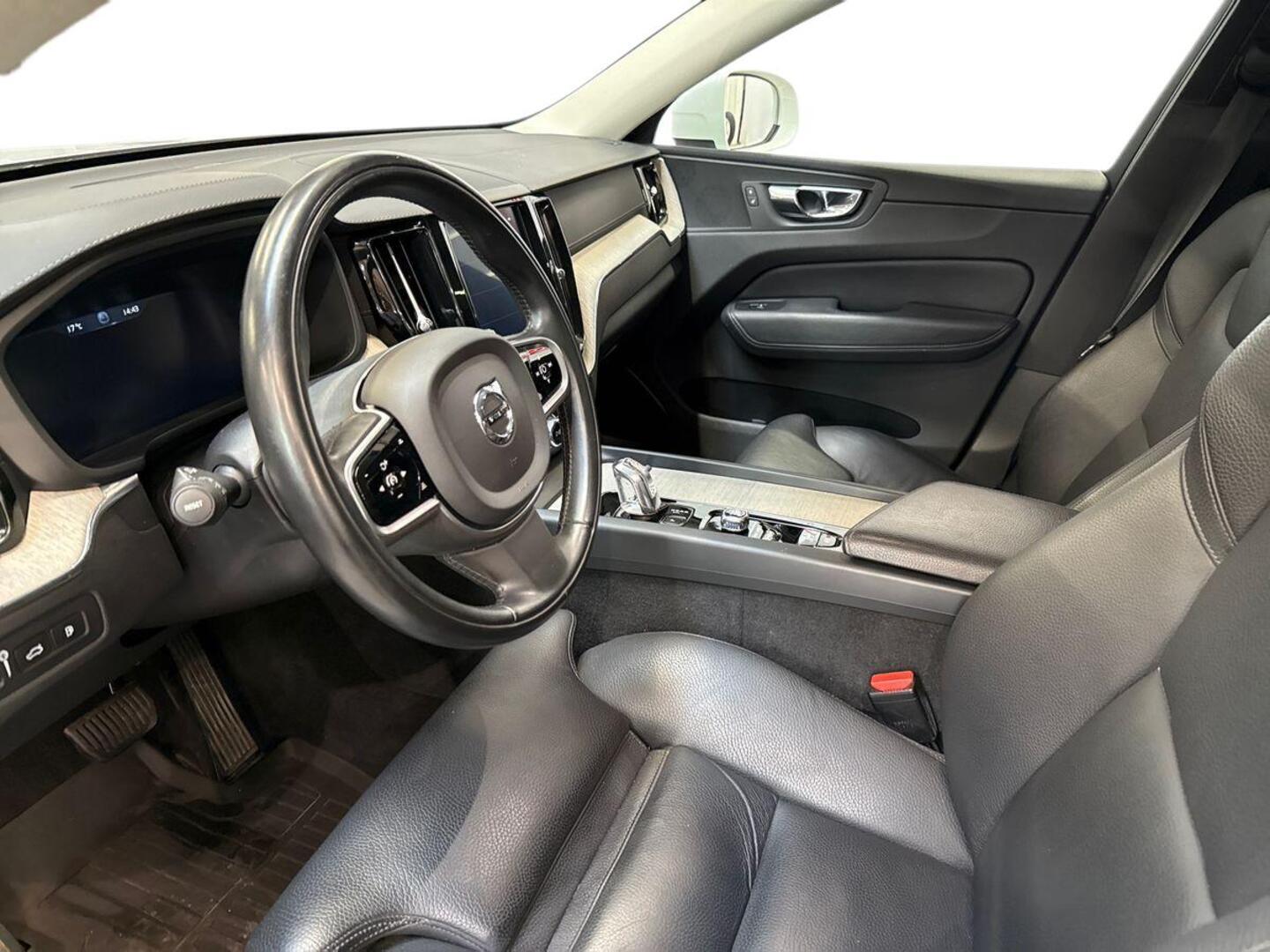 VOLVO XC60 2019