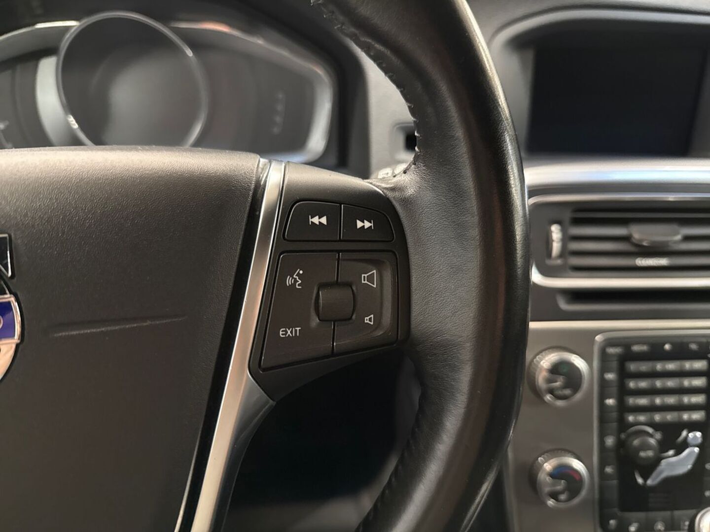 VOLVO V60 2017