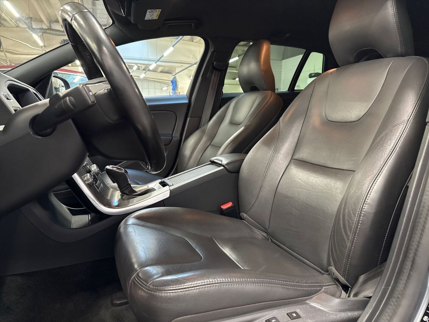 VOLVO V60 2017