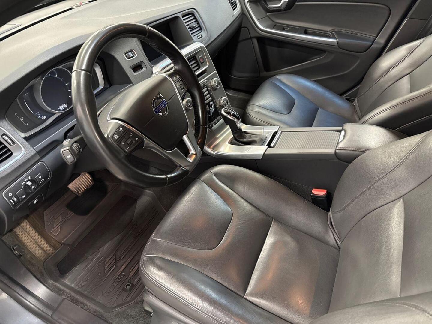VOLVO V60 2017