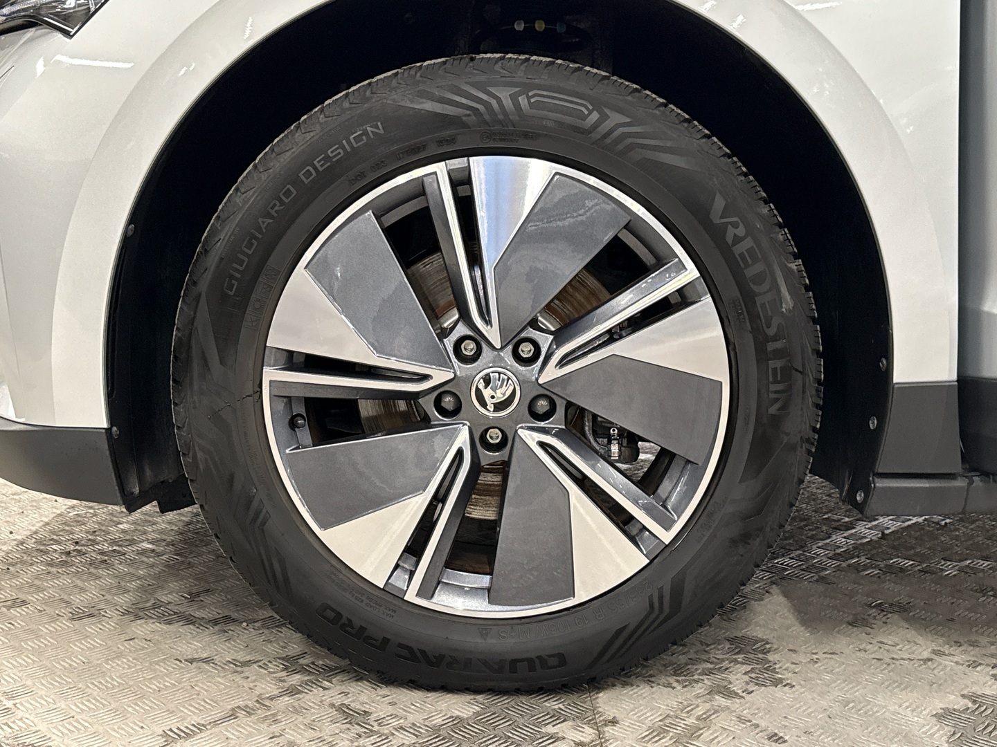 SKODA Enyaq 2024