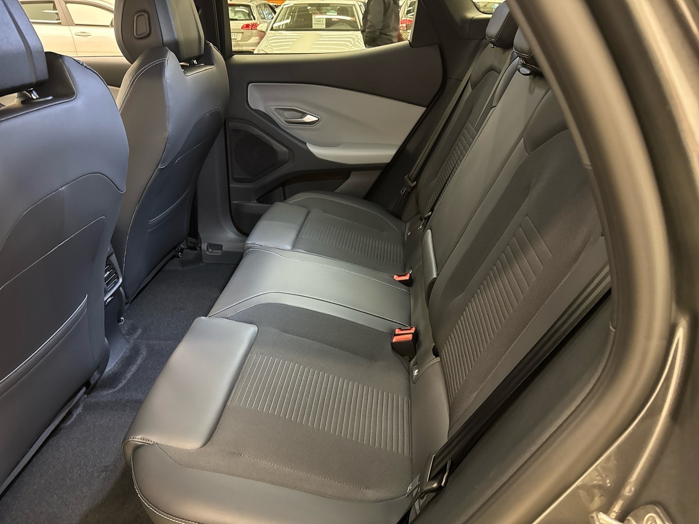 FORD EXPLORER 2026