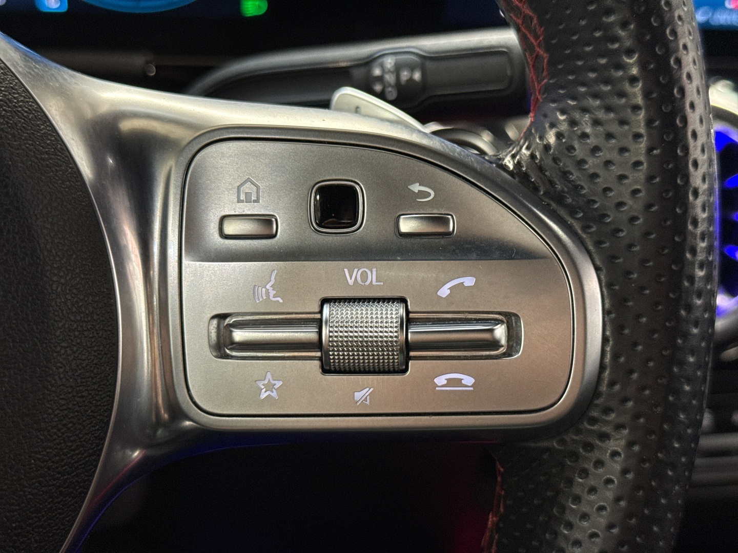 MERCEDES-BENZ GLA 2020