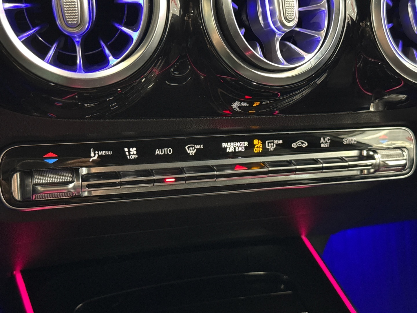 MERCEDES-BENZ GLA 2020