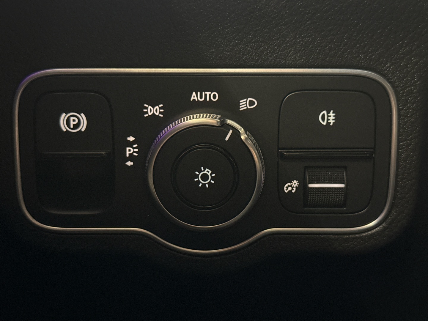 MERCEDES-BENZ GLA 2020