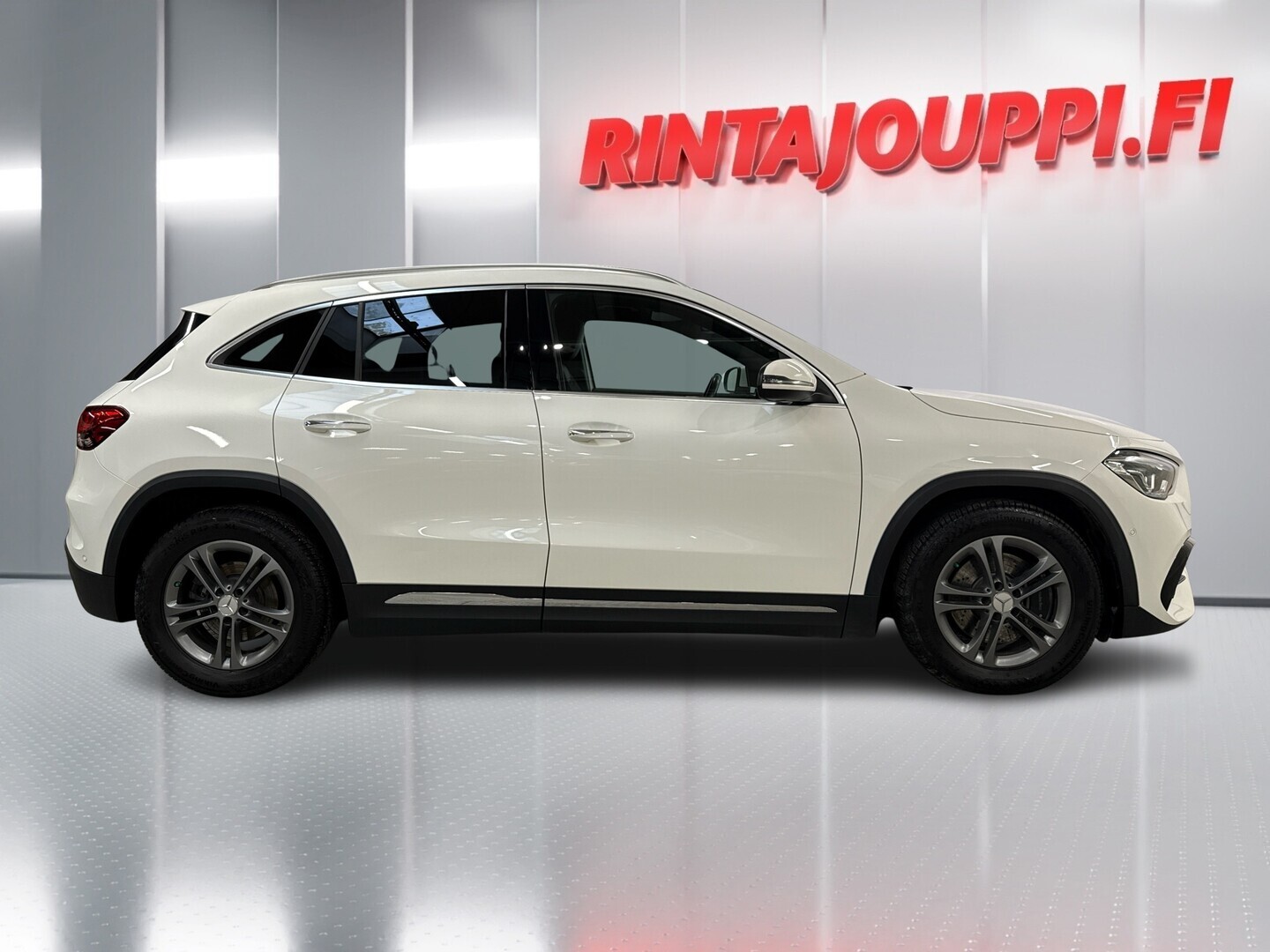 MERCEDES-BENZ GLA 2020