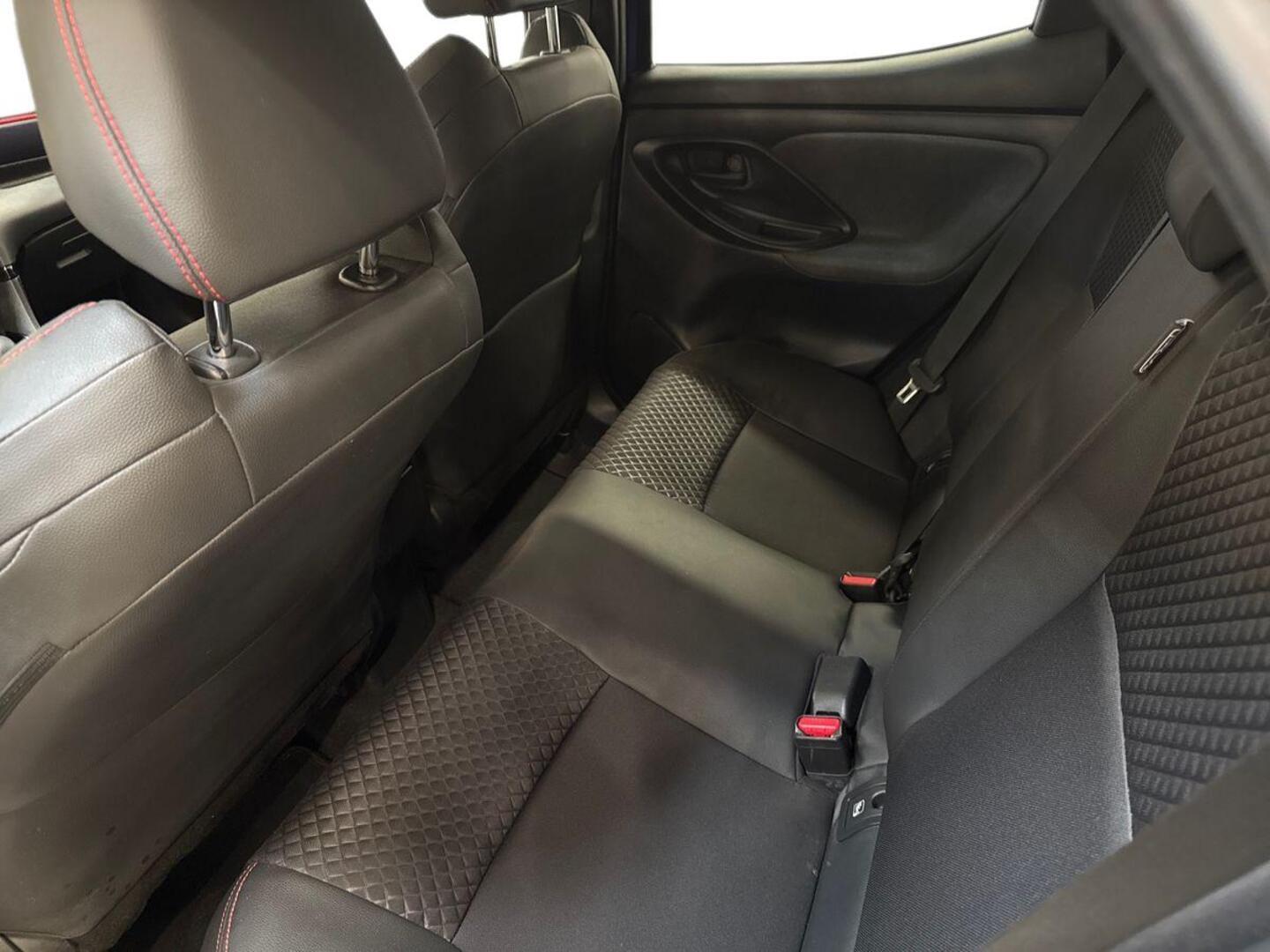 TOYOTA Yaris 2021