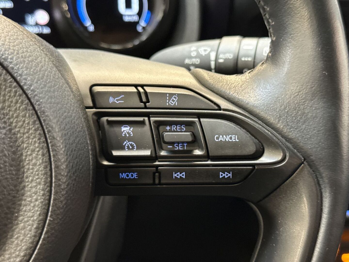 TOYOTA Yaris 2021