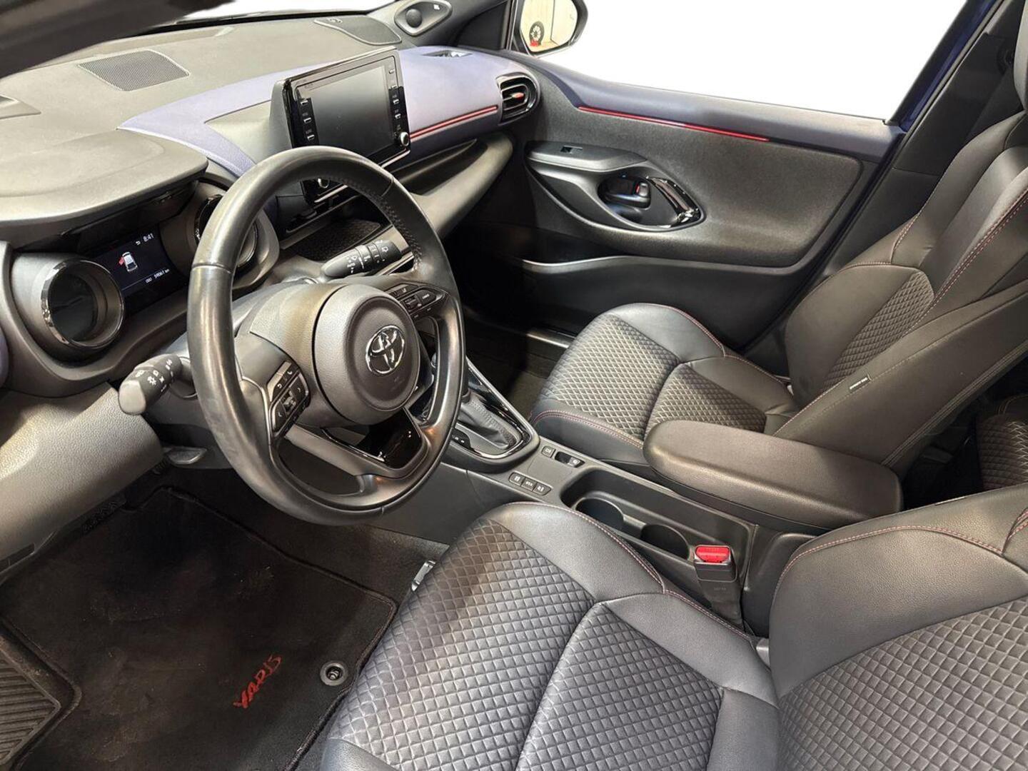 TOYOTA Yaris 2021