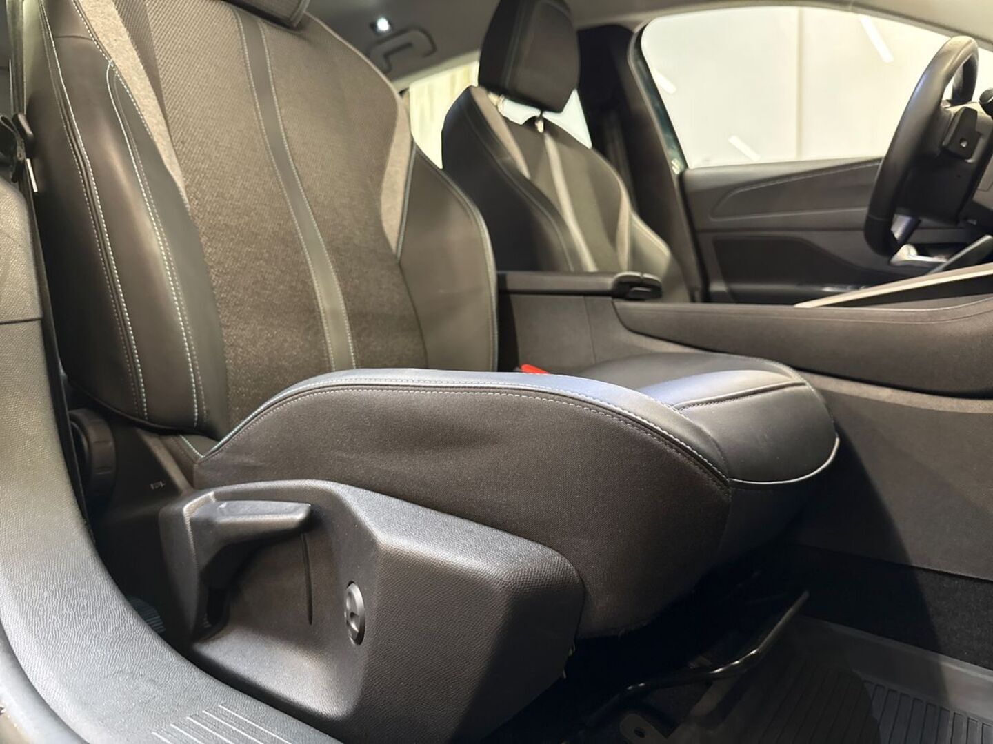 PEUGEOT 308 2024