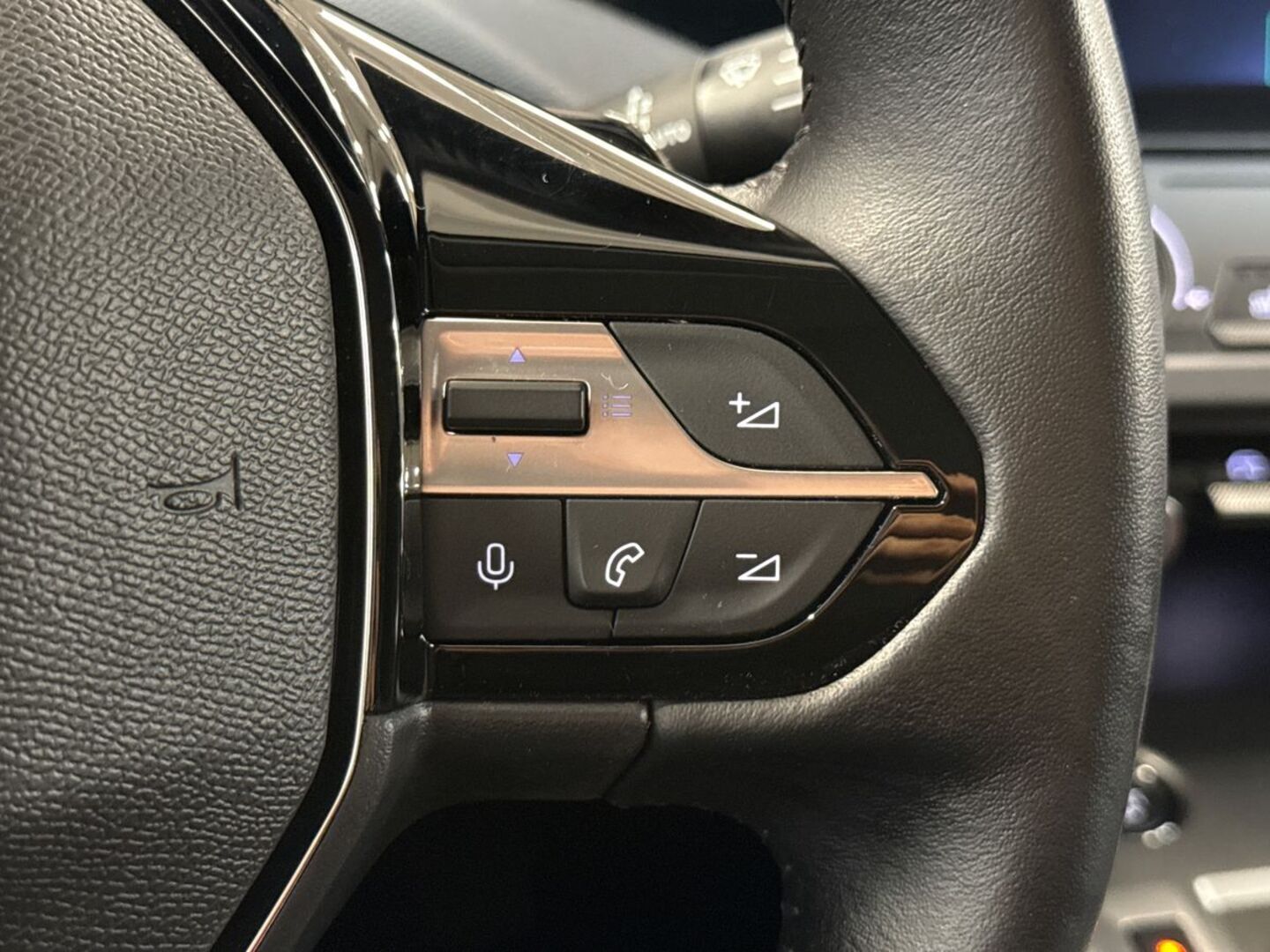 PEUGEOT 308 2024